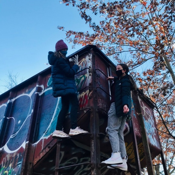 Meet your Posher, Brenna - Picture 2 of 3